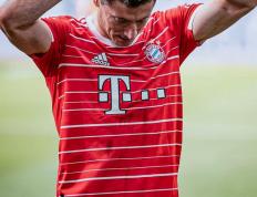 AYX-莱万多夫斯基在拜仁比赛中爆冷，高光表现引发热议！的简单介绍