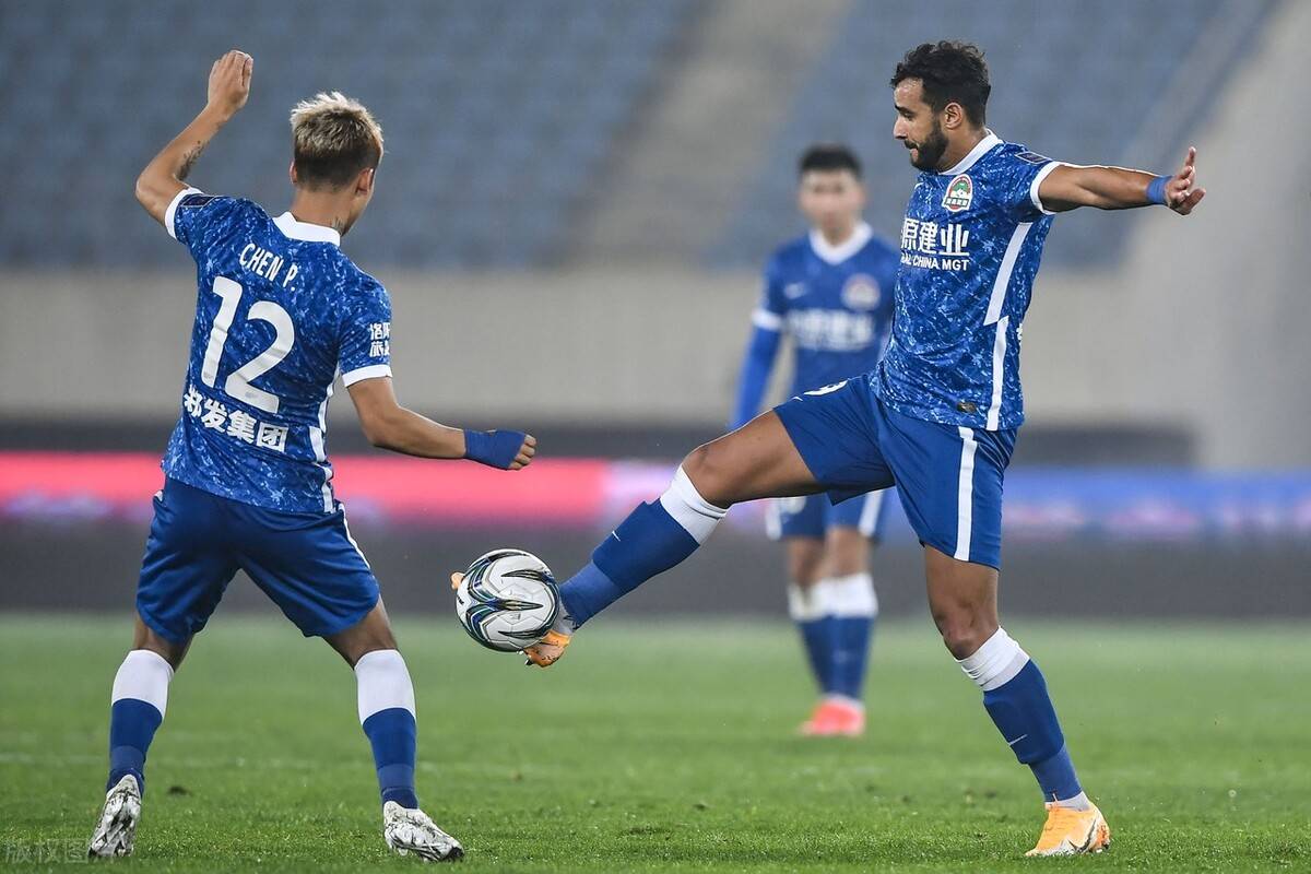 AYX-排球夜战：渝州飞鹰队强势反弹燕山犀牛队，主帅临场妙招目标直指冠军(星火杯四川赛排球视频)