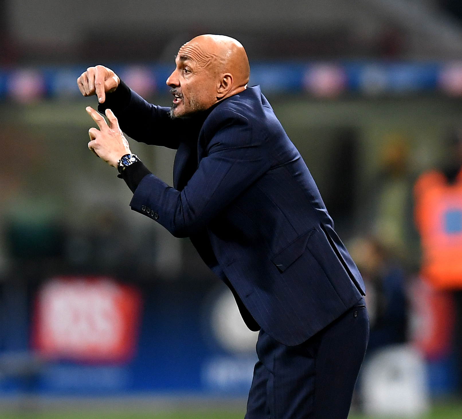 爱游戏- 关键时刻国际米兰调整名单以备德国杯；刷新队史纪录环节打磨；更衣室稳定；临场指挥获称赞