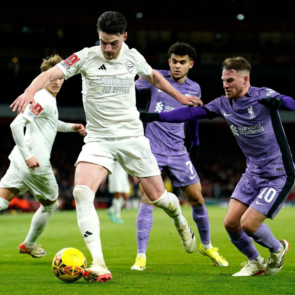 爱游戏-包含集结日纽约尼克斯调整名单以备足总杯，战术微调环节打磨，媒体盛赞，年轻球员得到机会的词条