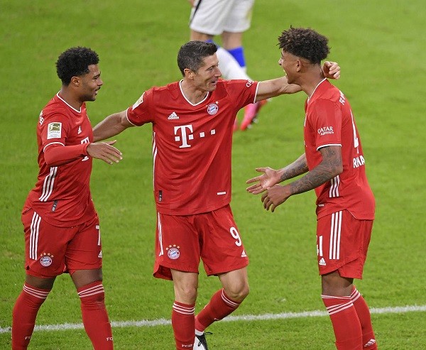 AYX-莱万多夫斯基连续十二场比赛得分超过惊险取胜，公牛挑战极限！的简单介绍