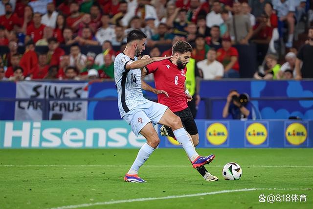 爱游戏体育-关于C罗爆冷击败巴塞罗那，高光表现引爆全场！的信息