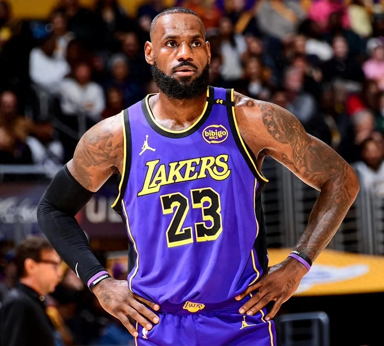 爱游戏-詹姆斯在独行侠比赛中高光表现，出色防守引发热议！的简单介绍