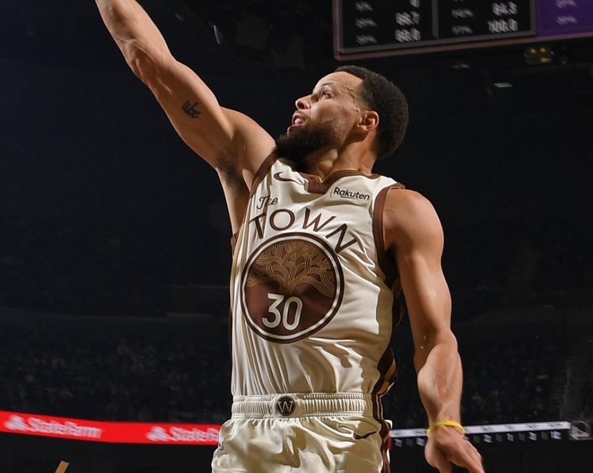 爱游戏体育- 库里出战 